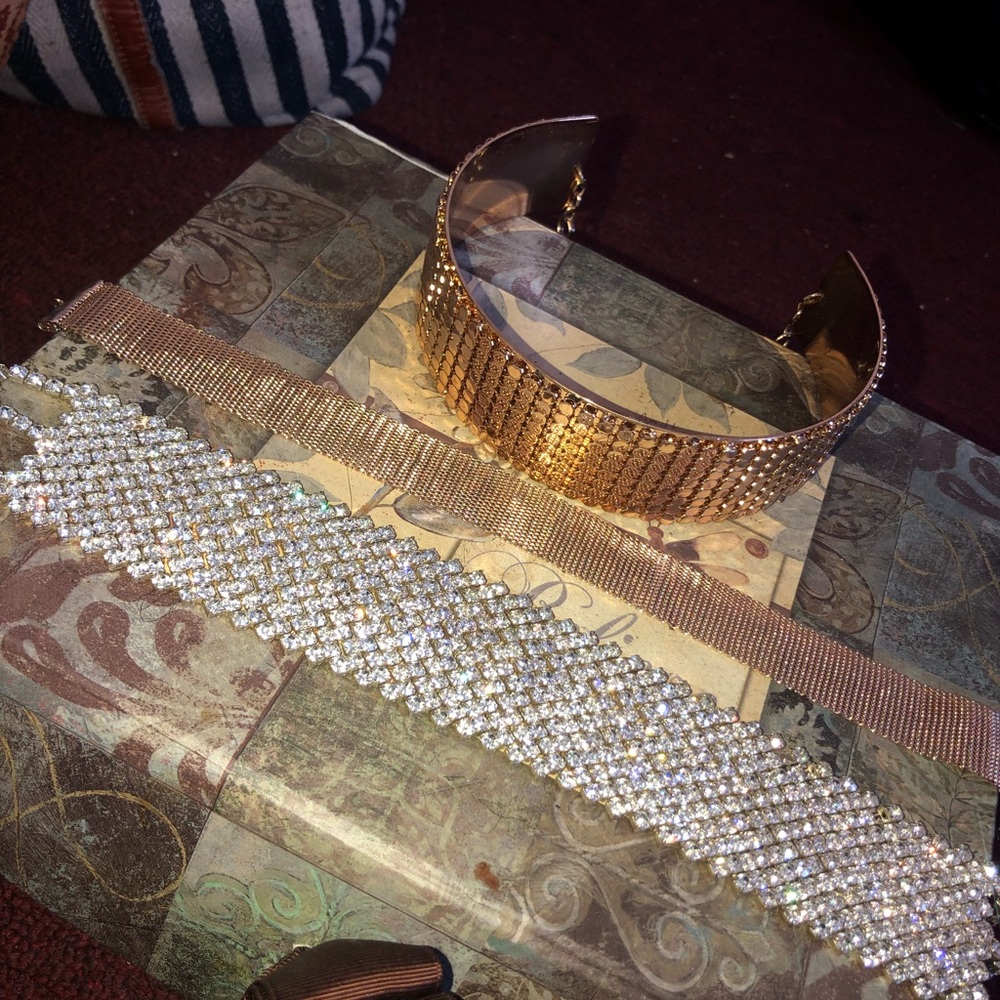 3 chokers